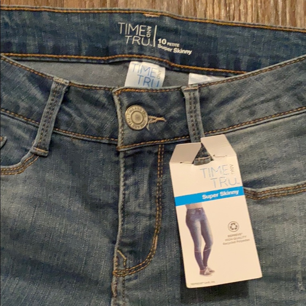 Jeans - Picture 2 of 3